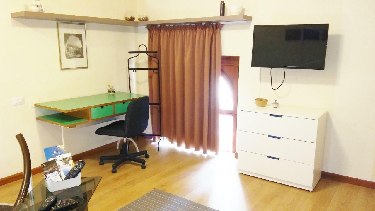 Ferienwohnung Bilocale In Centro Salerno Exterior foto