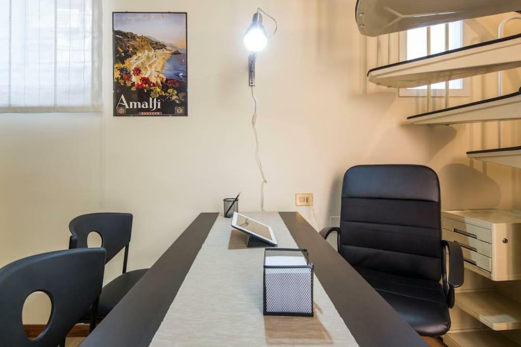 Ferienwohnung Bilocale In Centro Salerno Exterior foto